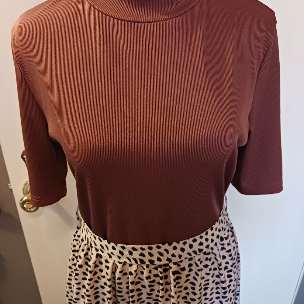 Modest Leopard Print Maxi Dress Womens L 8-10. Like New. - Picture 11 of 11